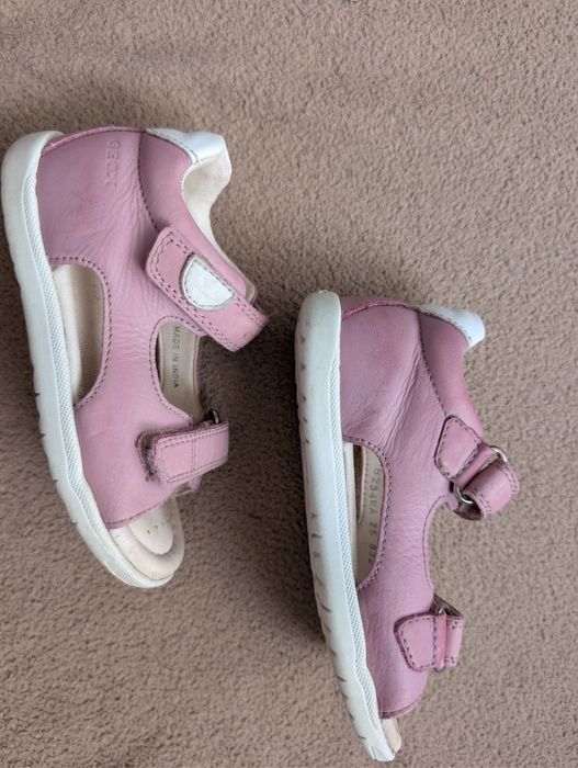 Sandały dla dziewczynki GEOX MACCHIA FIRST STEP różowe rozmiar 25 wkładka 15,8 cm