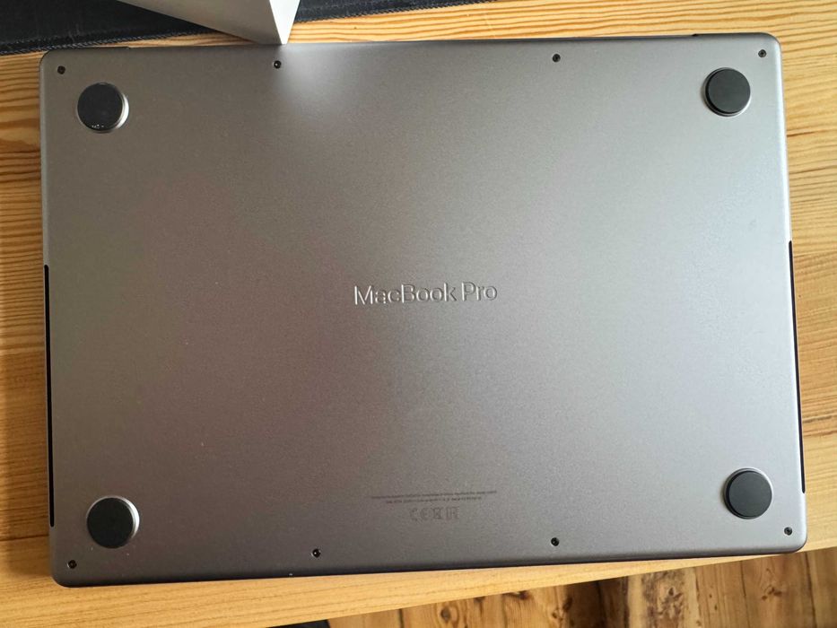 Apple MacBook Pro 14” M3 8GB 512GB Silver – Stan Jak Nowy!