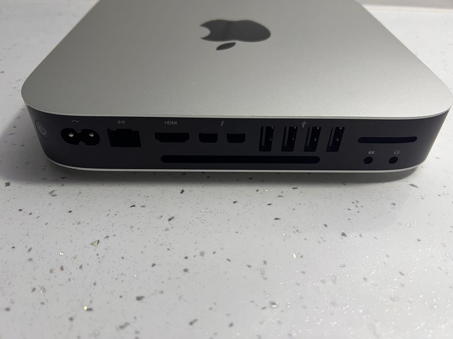 Mac mini (Late 2012) — 2.6 GHz i5 / 8 GB RAM / 120 GB SSD