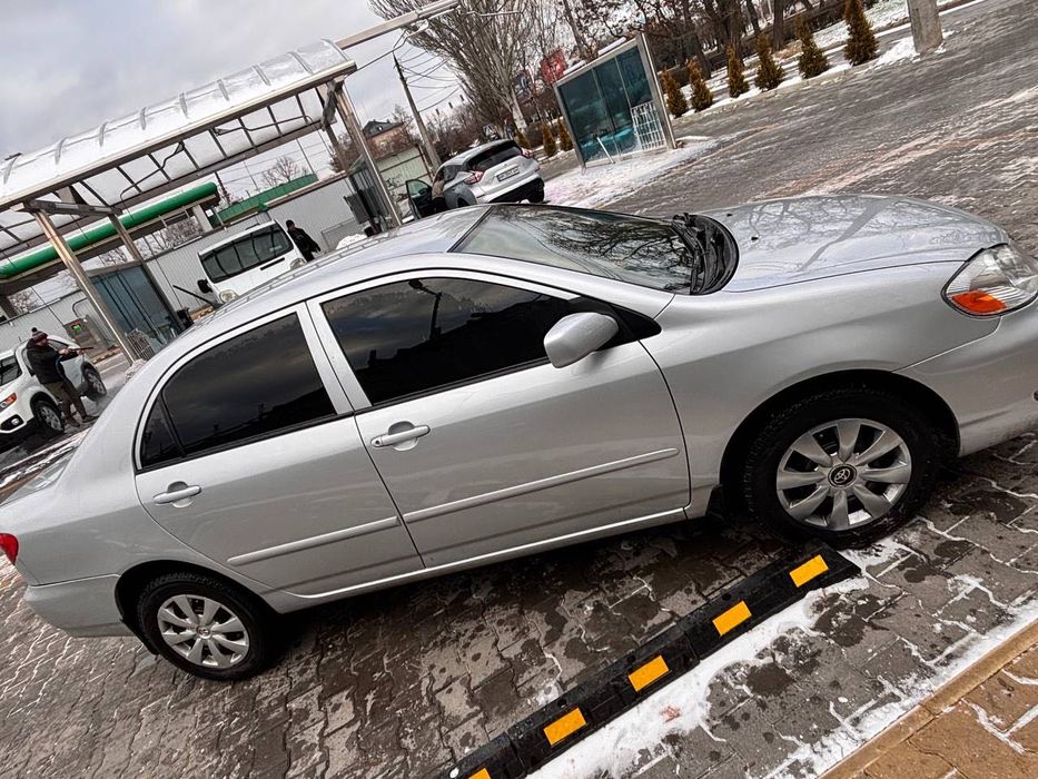 Продам Тойоту Короллу