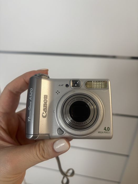 Цифровий фотоапарат canon powershot a520 + чехол