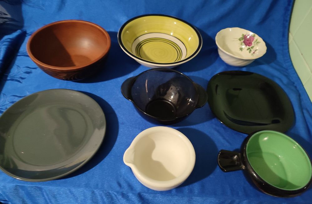 Посуд часів СРСР. Сервізи, стакани, миски, чайники.