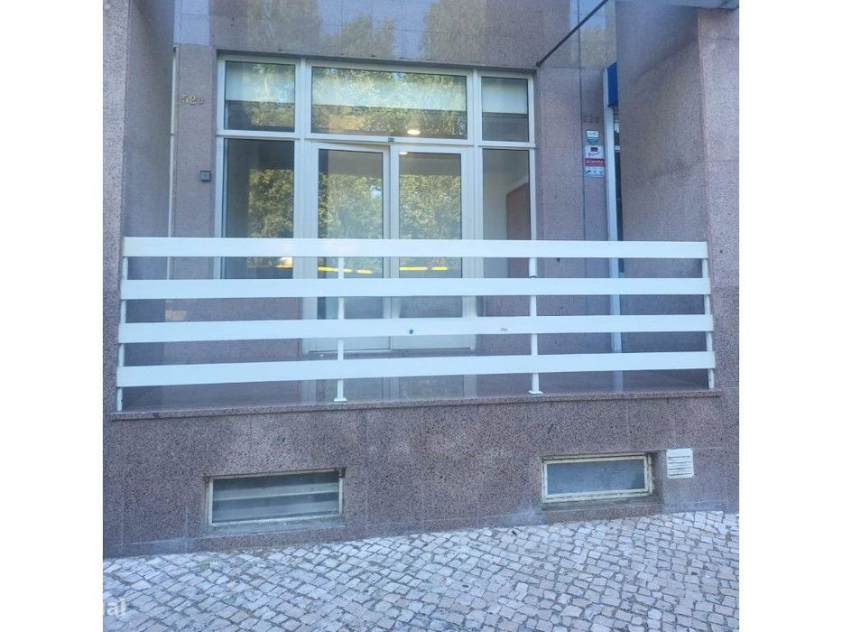 Loja em Belas para Venda