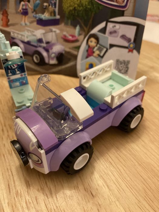 LEGO Friends - Clínica Veterinária Móvel da Emma