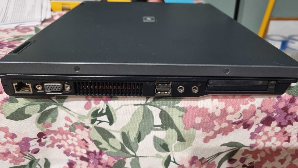 Laptop HP Compaq nx6325 (komputer retro)