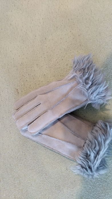 Перчатки женские .