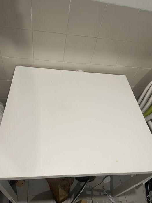 Mesa branca de cozinha