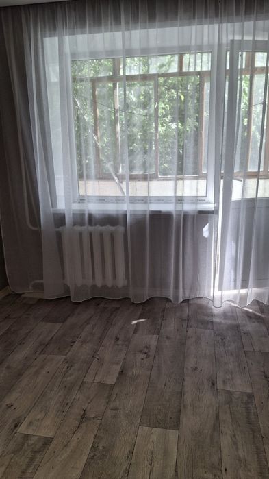Продам 2 комнатную квартиру правый берег