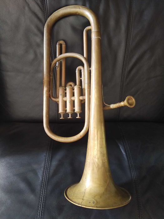 Antigo bombardino, eufónio, tuba, de 3 pistons, em latão, século XIX/XX. Revisto por luthier