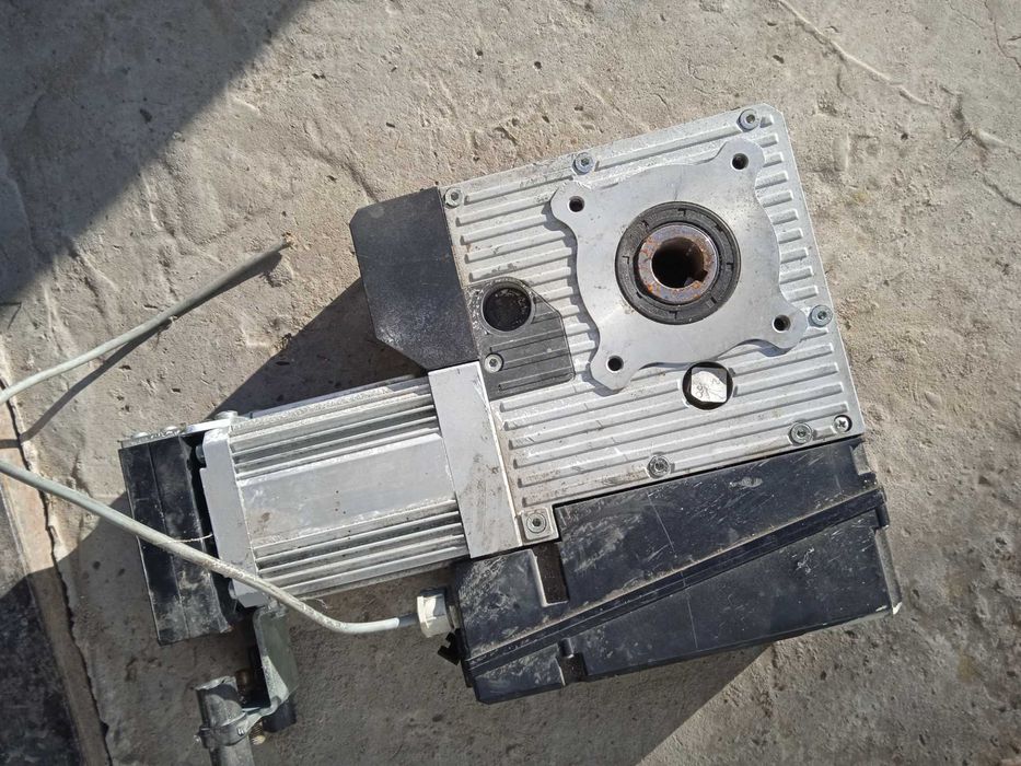 Привід для воріт faac cod.109510 mod.540 x