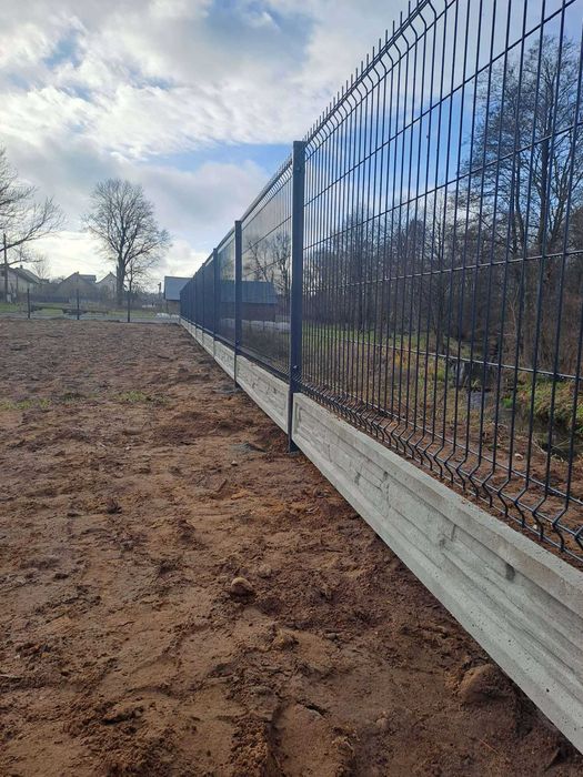 Płot panelowy ogrodzenie panelowe ogrodzenie siatkowe na podmurówce