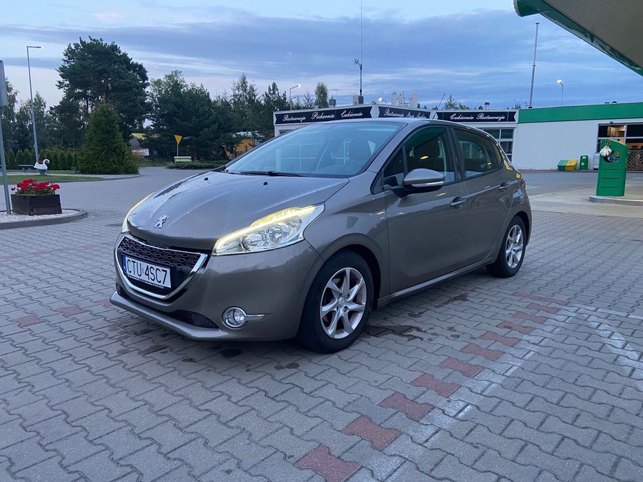 Peugeot 208 2012 r. 1.4 Benzyna Tylko 160 tyś.km.Serwisowany