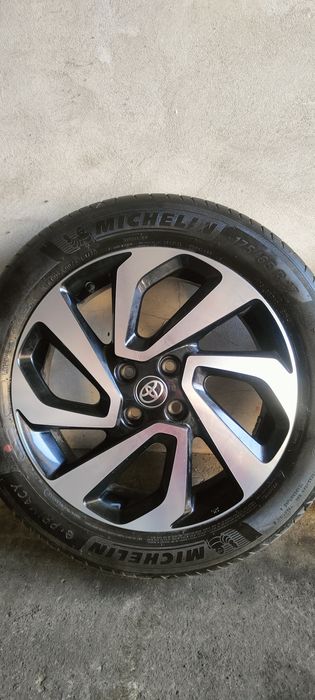 Koła aluminiowe 17 cali Aygo X z oponami letnimi