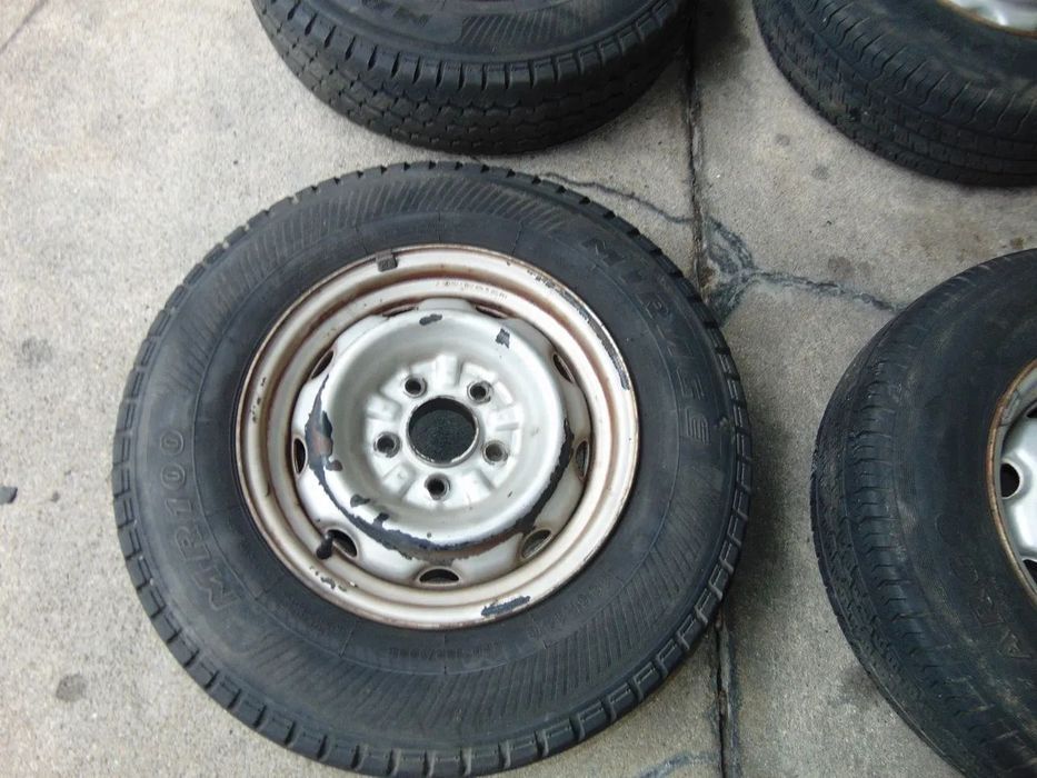 Toyota hiace LH 50/51 jantes