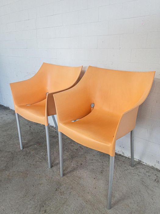 Par de cadeiras Kartell do modelo Dr. No de exterior Philippe Starck