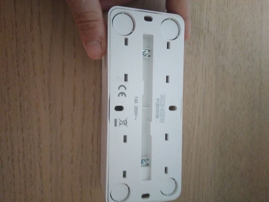 Tomada tripla 16A 250V