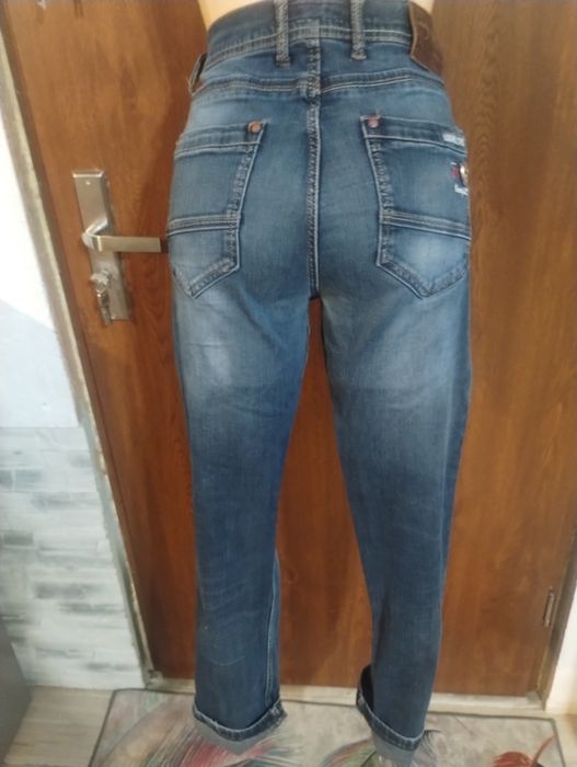 Jeansy damskie uciągliwe