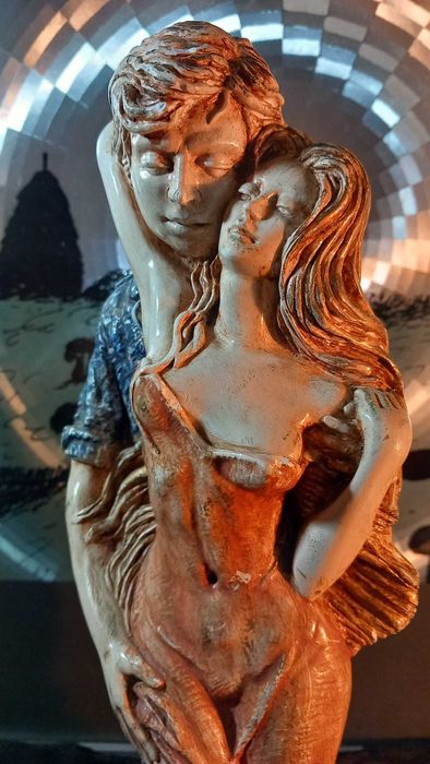 Linda Antiga Escultura Terra cota, Peça Rara, Assinada.