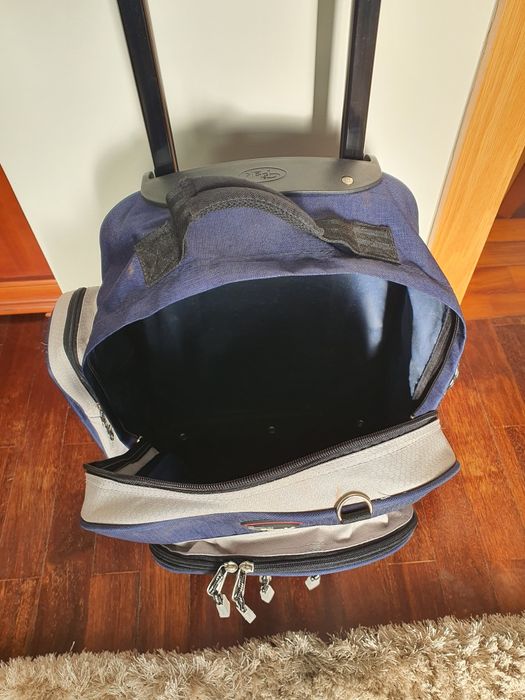 Mochila com rodas para viagem