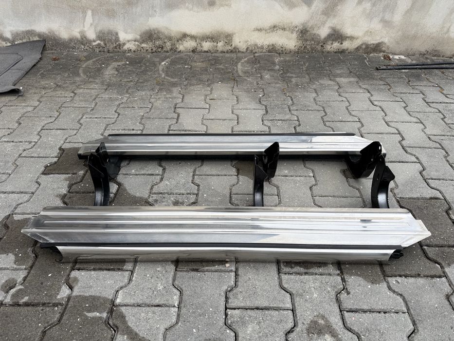 Estribos Mitsubishi pajero v60 3p “originais”