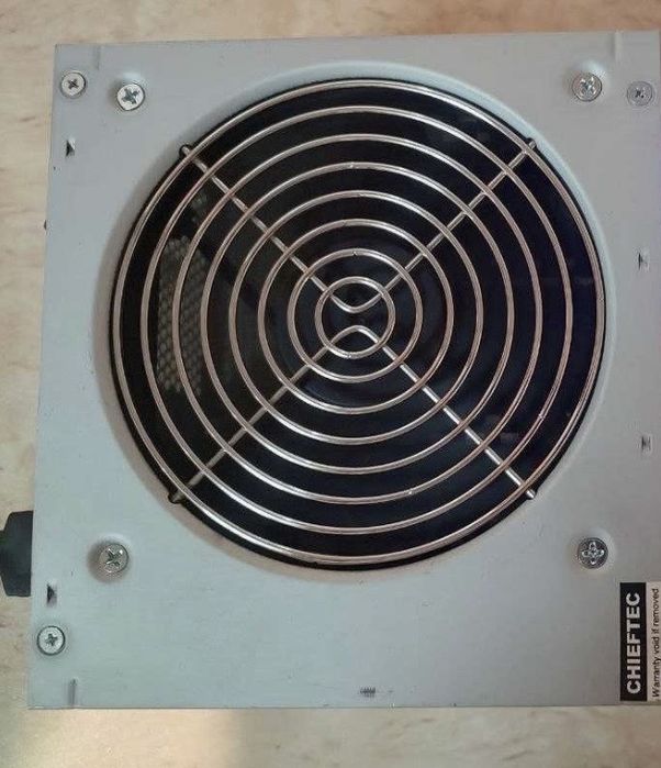 Блок живлення CHIEFTEC