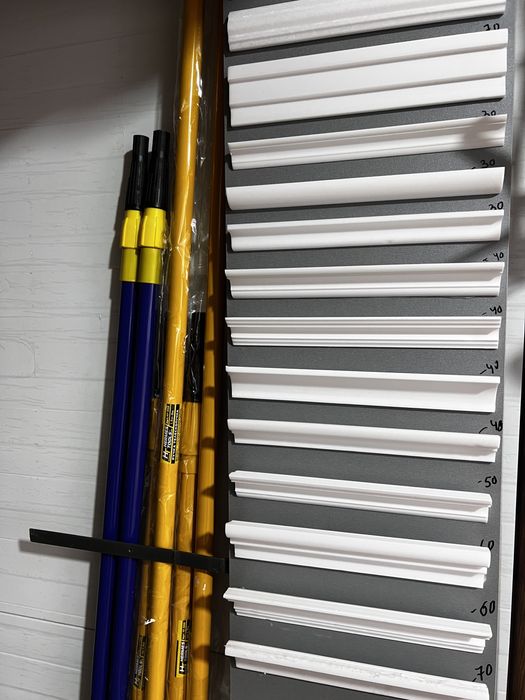 самоклейка , шпалери не дорогі ,багети …Ирпенский рынок.НЕ ВЫСЫЛАЮ