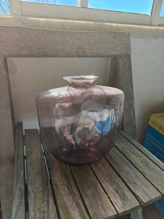 Jarra decorativa em vidro rosa