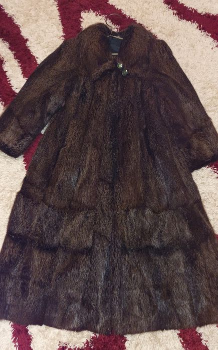 Шуба з нутрії б/в