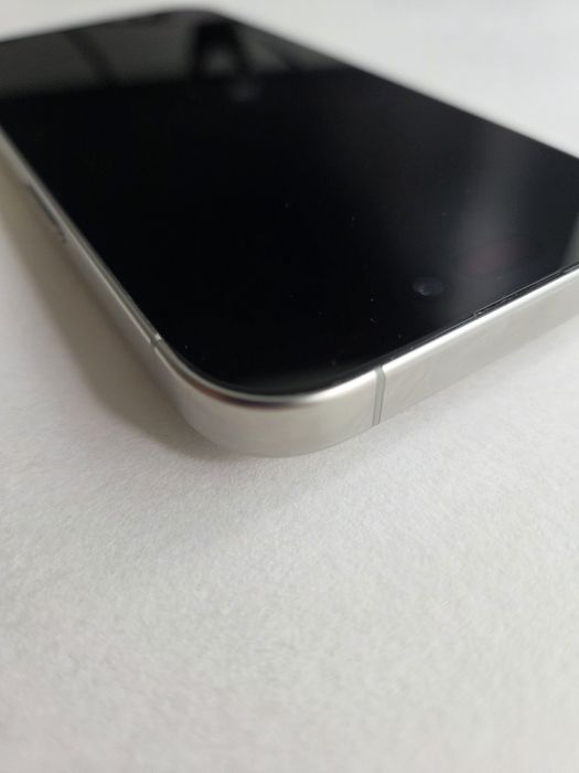 iPhone 15 Pro 128GB Titanium Branco - Impecável