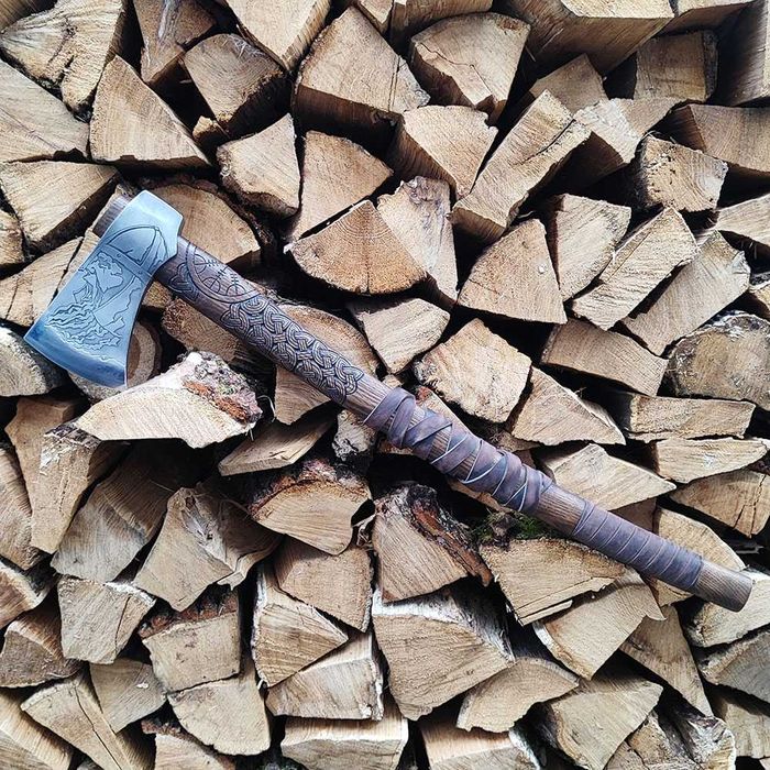 Подарочные кованые топоры ручной работы