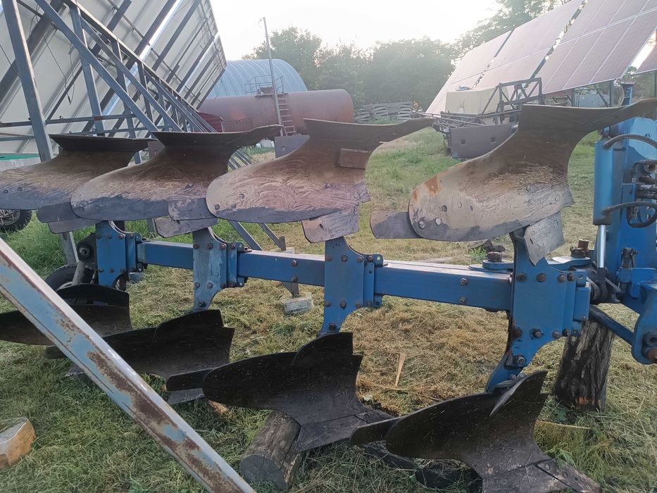 Плуг оборотний 4+1