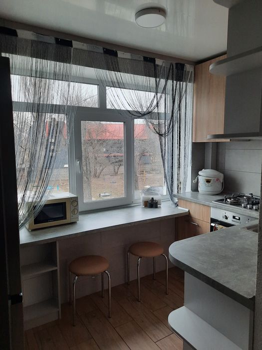 Дві окремі кімнати, з балконом і всіма зручностями