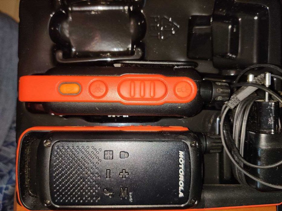 Motorola TALKABOUT T82 радіопереговорний пристрій walkie-talkie (пара)