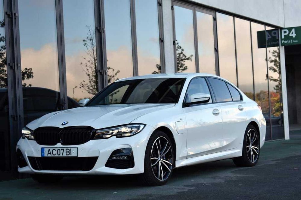 BMW 330e 292cv Pack M Auto. Paços de Ferreira • OLX.pt