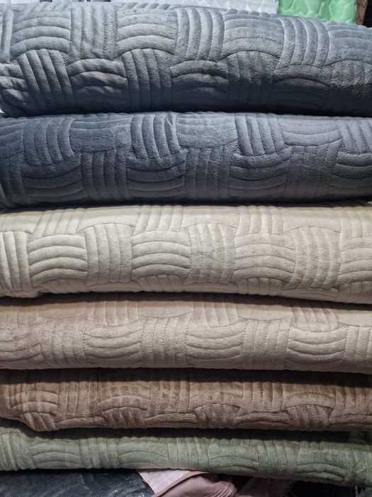 Велюрові-котонові бренди та хвилясті покривала, фабрики Colorful Home