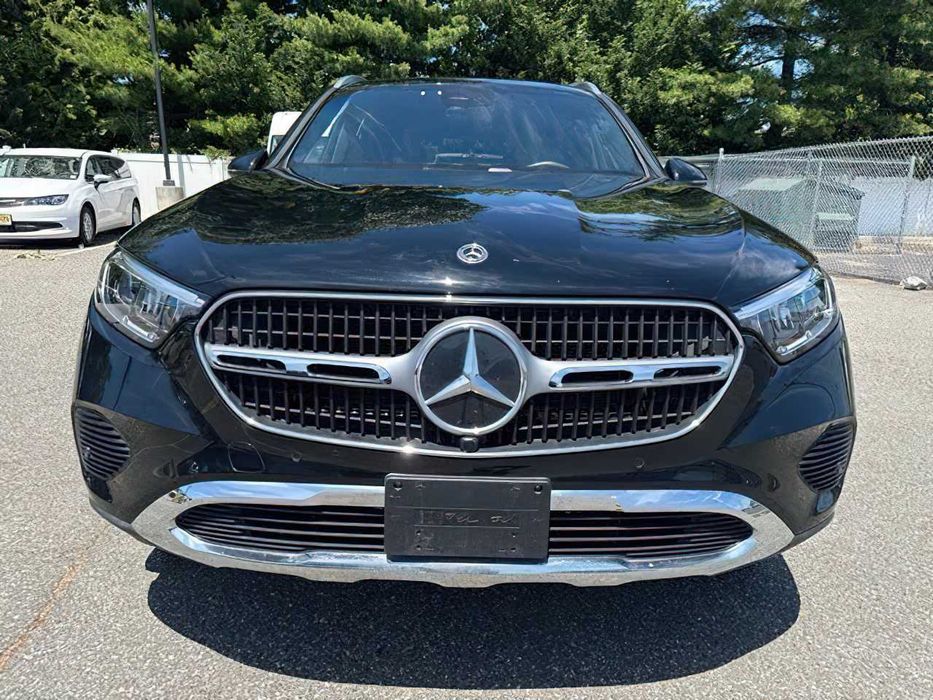 Mercedes-Benz GLC 300      2024