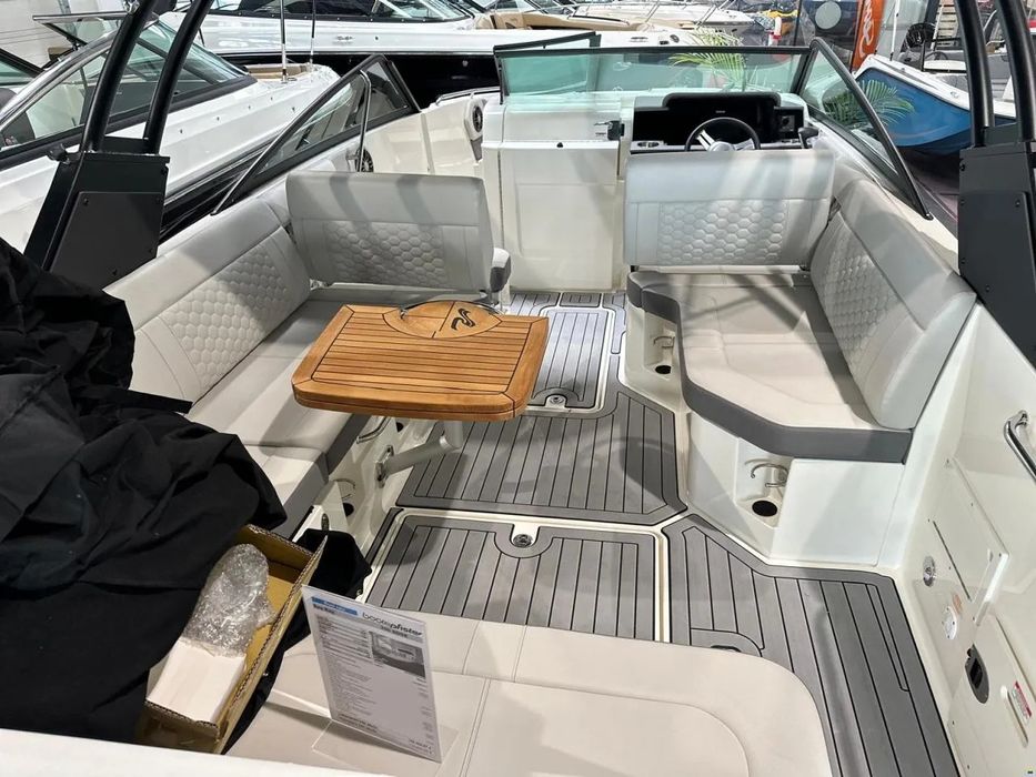 Łódź motorowa Sea Ray SDX 250 Outboard