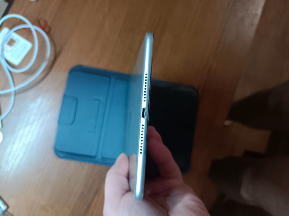 Продам iPad mini 4 16gb состояние близкое к идеалу полностью рабочий