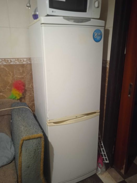 Продам холодильник IG