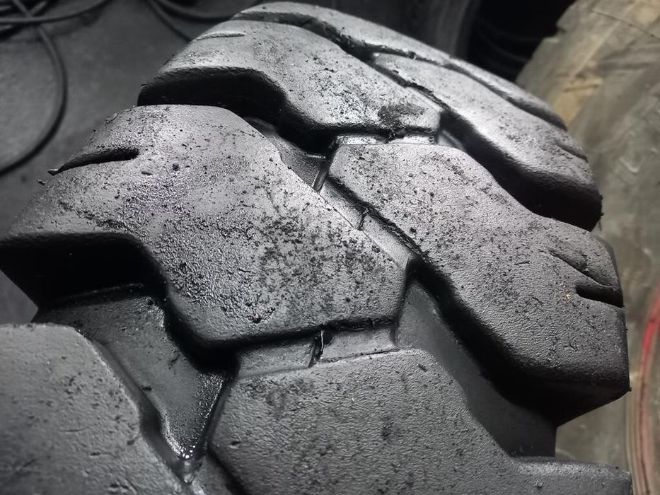 Opona używana przemysłowa 8.25-15 8.25R15 ATHLETIK D-45 200zł W4704