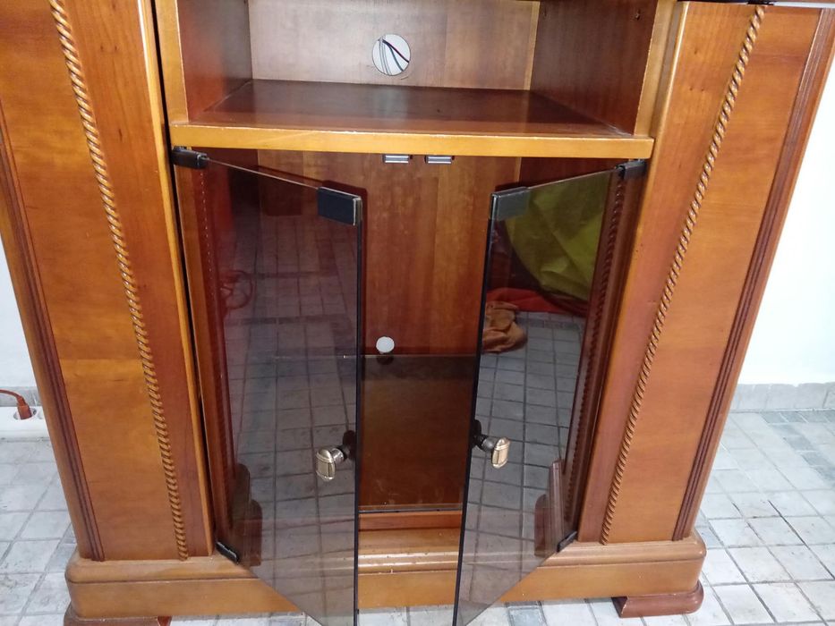 Movel  de televisão com tampo giratório