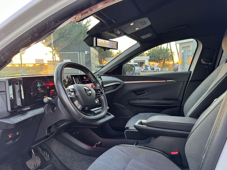 Renault Megane E-TECH 60kWh 218KM 2022r/ kamery 360/ pompa ciepła