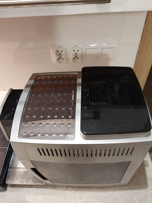 Ekspres De'Longhi ECAM 23.420.SB