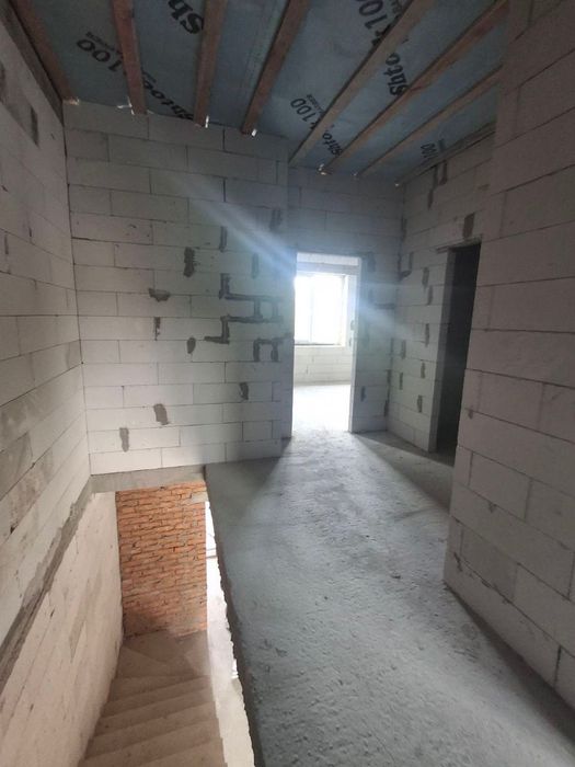 Продам Таунхаус на вул. Молодіжній, 103 м², ділянка 1,8 сотки — 79 000 $. Автономне Опалення. Власне Паркомісце. Готові Документи.