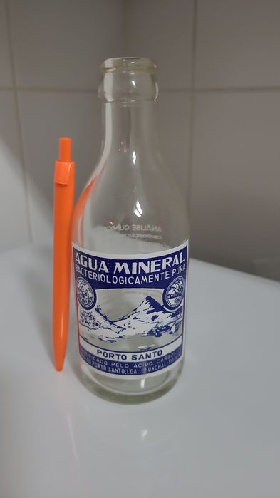 Antiga garrafa pirogravada de Água Mineral do Porto Santo