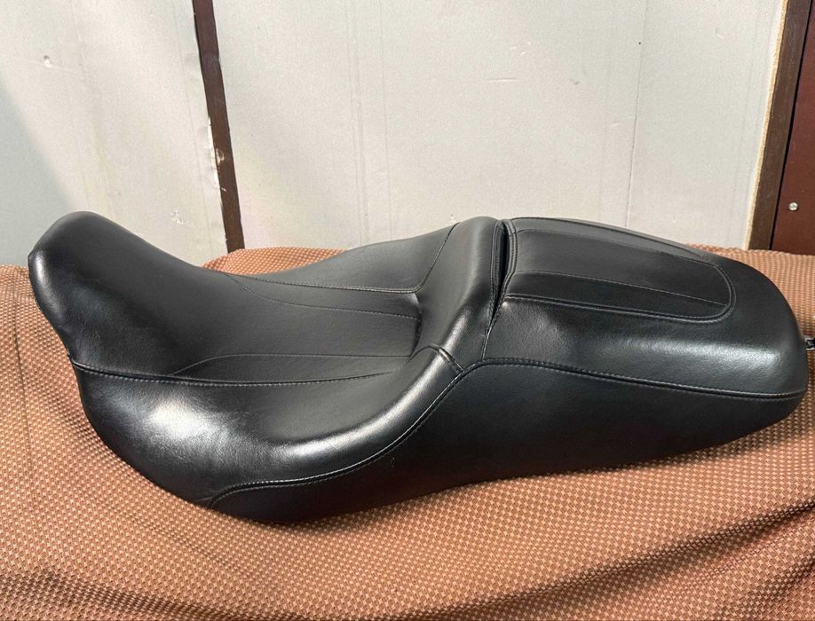 Сидение Harley-Davidson Road King Special 2017 FLHRXS Touring Stock