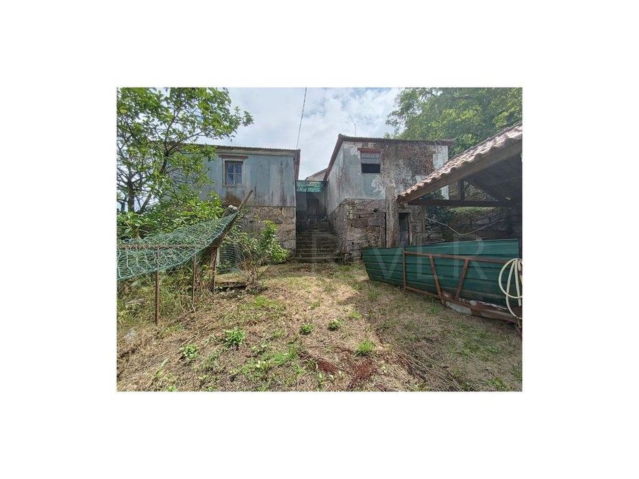 Moradia em pedra em S Julião, Valença