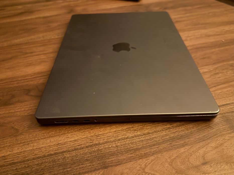 MacBook Pro 16" M3 Pro 18GB/1TB Preto Sideral — Excelente estado