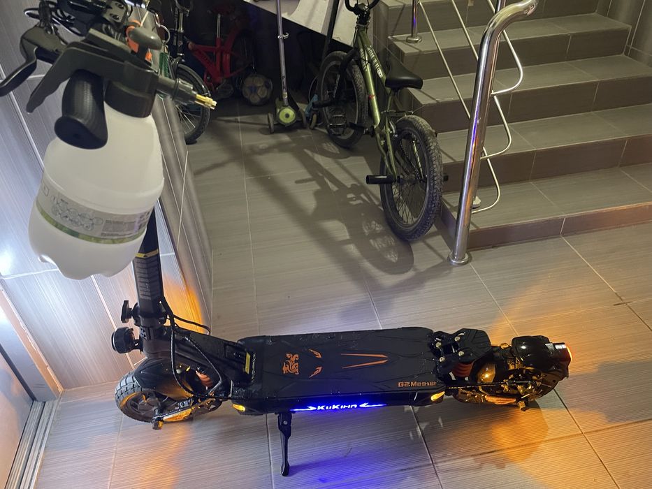 Продам самокат kukirin g2 master стан ідеальний.