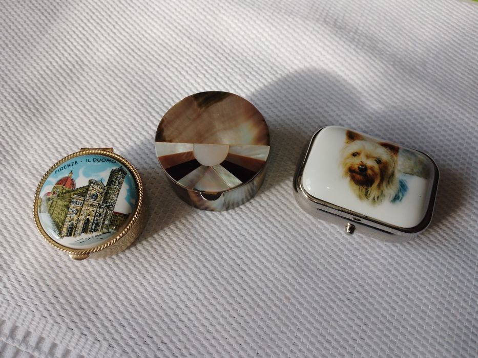 таблетниця     .